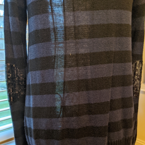 Express Cardigan - Picture 2 of 5